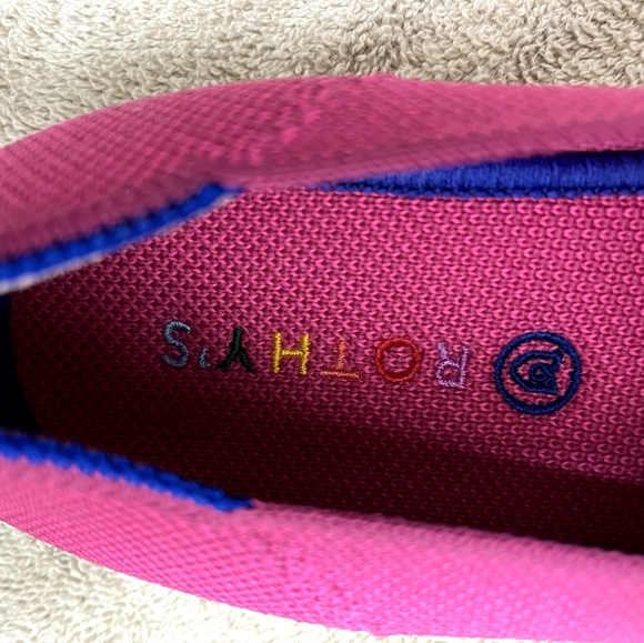 Rothy kids size 3 pink  🫧 gum 💗 Runs small. We recommend going a whole size up - Picture 7 of 9